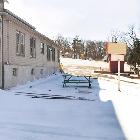 Oyo Hotel Wilkes-Barre East Esterno foto