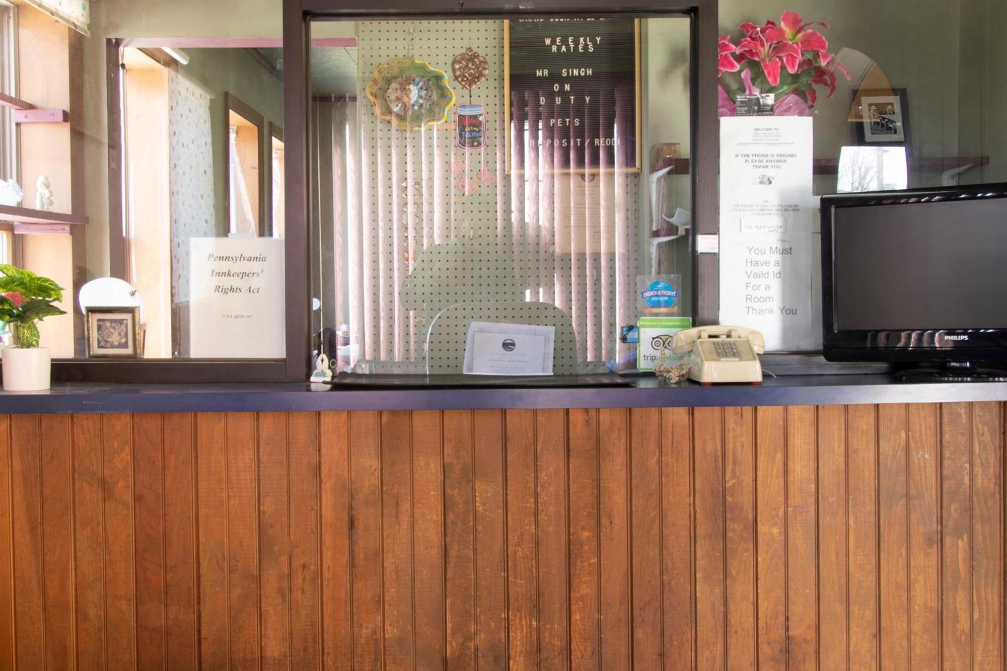 Oyo Hotel Wilkes-Barre East Esterno foto